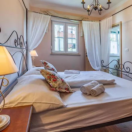 Cozy In With Wifi Pula